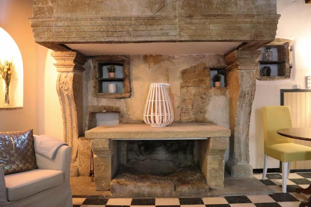 Entre Uzes Et Le Pont-Du-Gard Le Logis D'Autrefois Apartment Castillon-du-Gard Ngoại thất bức ảnh