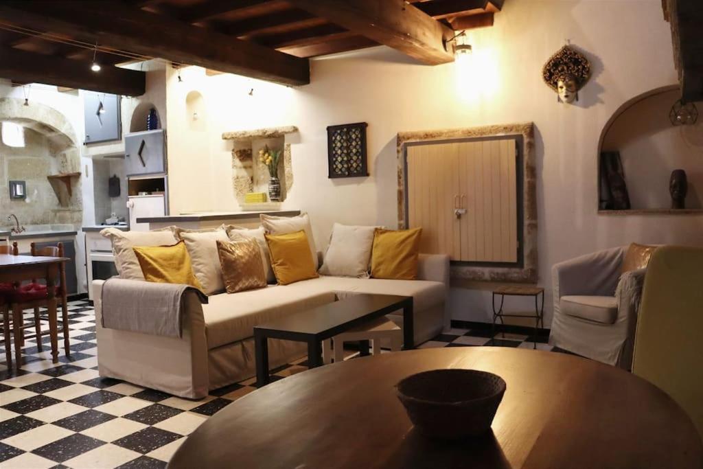 Entre Uzes Et Le Pont-Du-Gard Le Logis D'Autrefois Apartment Castillon-du-Gard Ngoại thất bức ảnh
