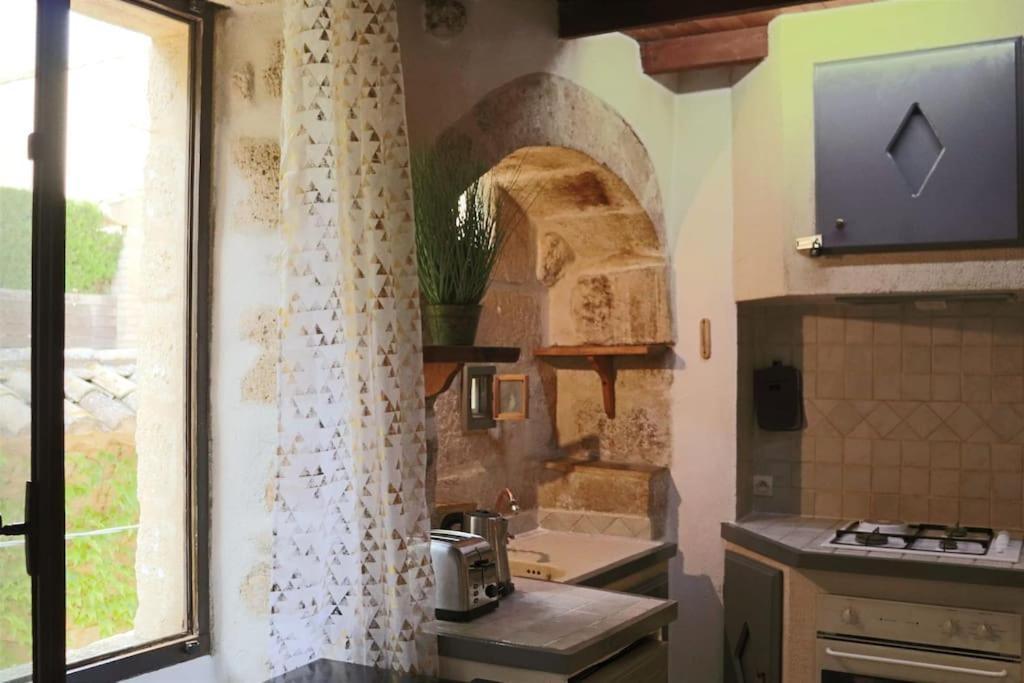 Entre Uzes Et Le Pont-Du-Gard Le Logis D'Autrefois Apartment Castillon-du-Gard Ngoại thất bức ảnh